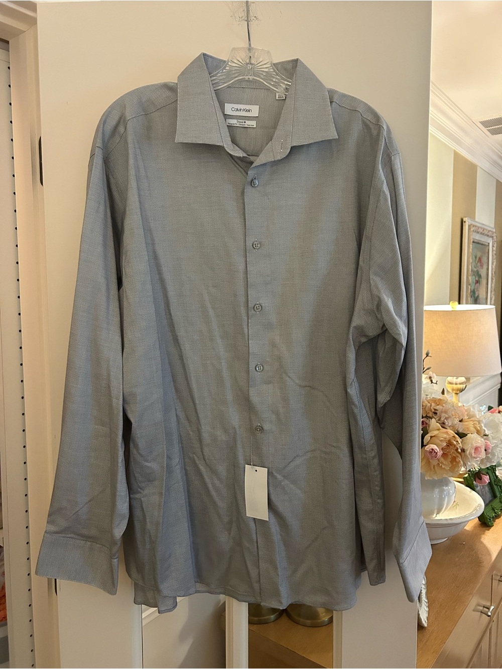 Calvin Klein Men’s Light Gray Button-Front Dress Shirt